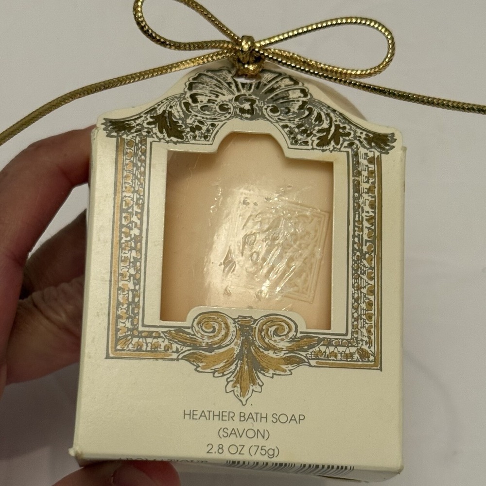Aromatique Bath-Heather Bath Soap (Savon)-2.8 oz-Distributed In London-Manuf USA
